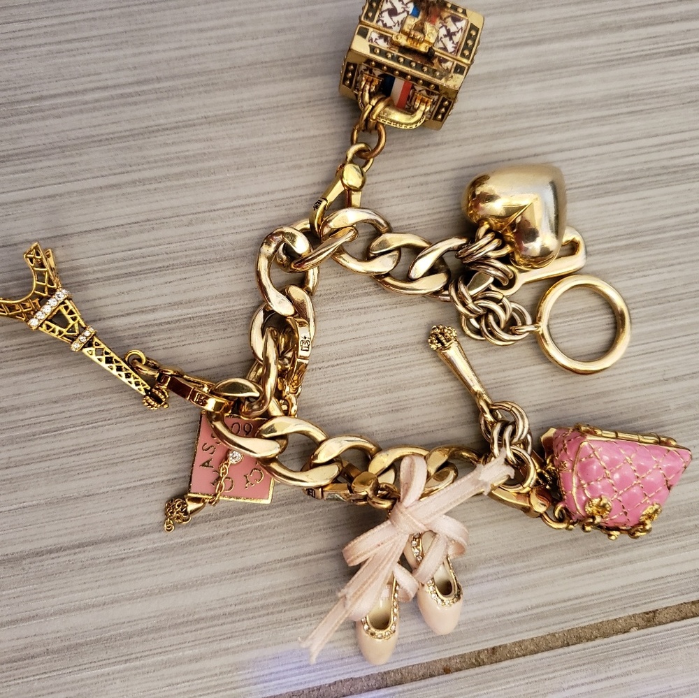 Vintage juicy couture chunky charm bracelet!
